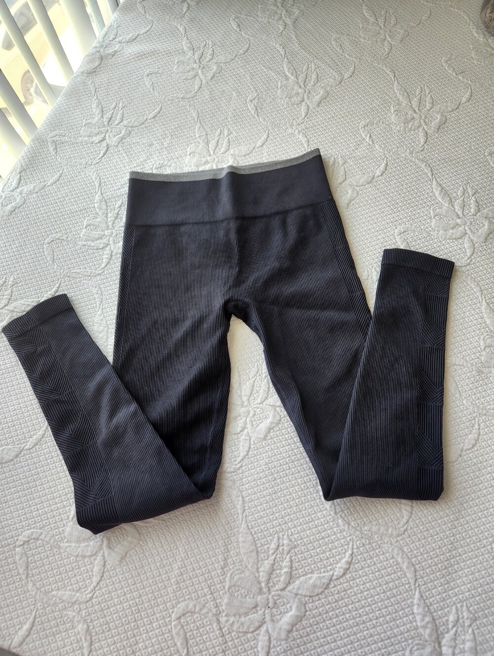 Vuori Black Seamless Ribbed Leggings
